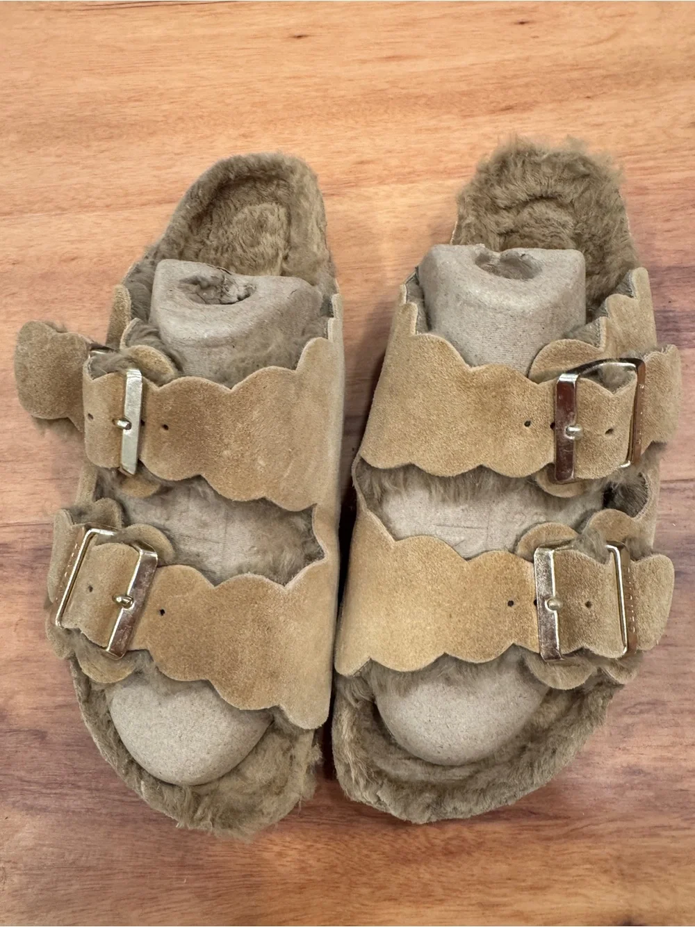 Genuins Scalloped Suede Faux Fur Lined Sandals - Size 37 (US 6.5)